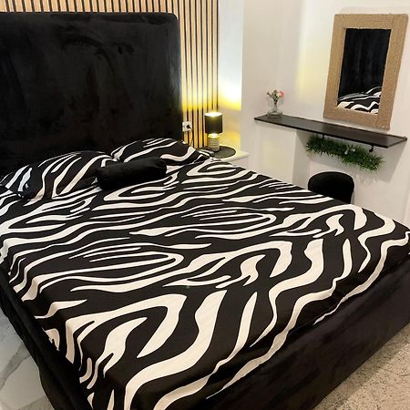 Vila Cris Apartments Нэводари Экстерьер фото