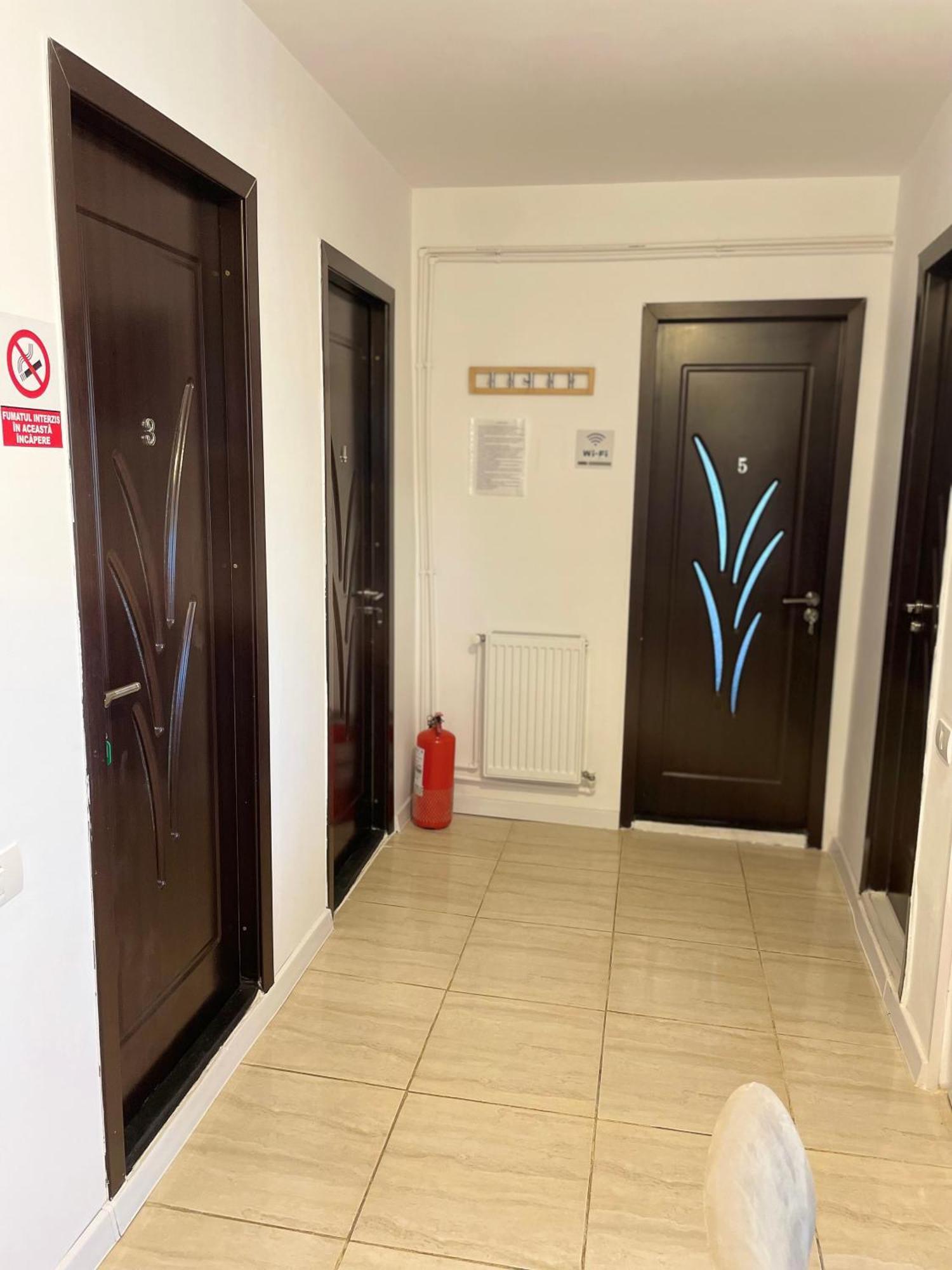 Vila Cris Apartments Нэводари Экстерьер фото