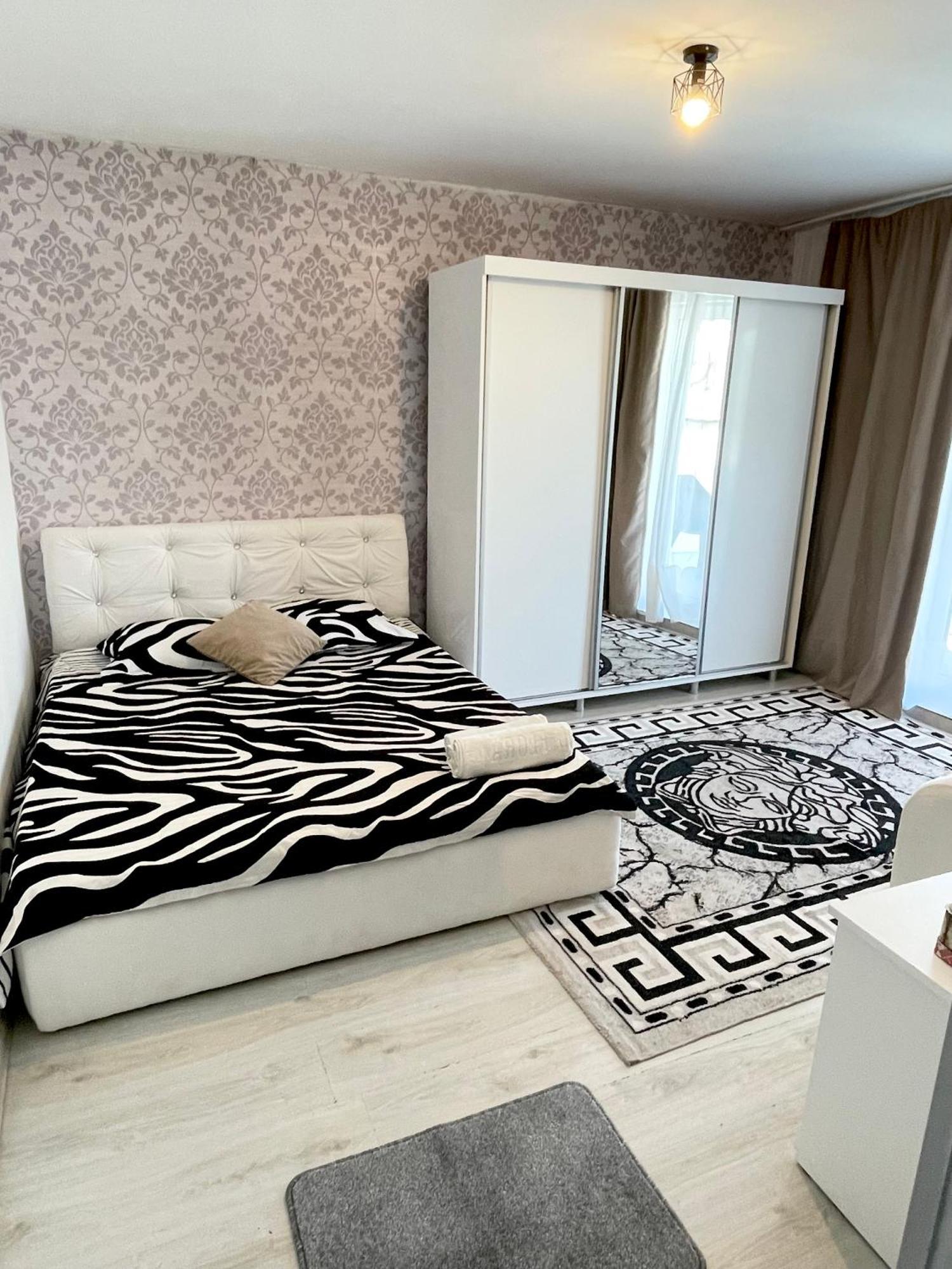Vila Cris Apartments Нэводари Экстерьер фото