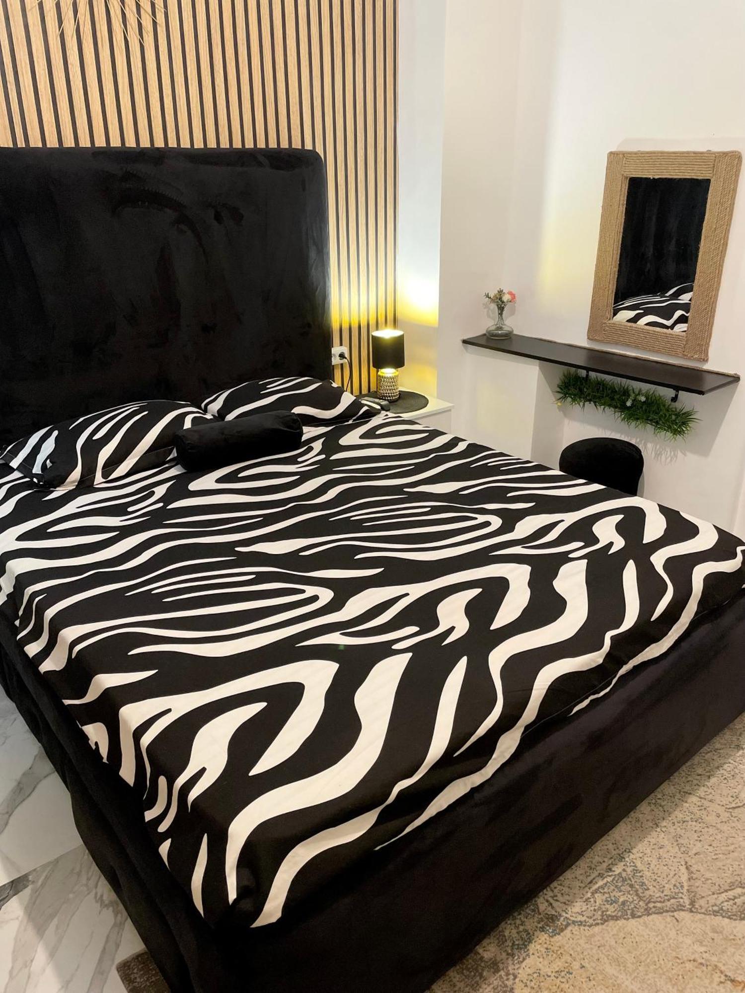 Vila Cris Apartments Нэводари Экстерьер фото