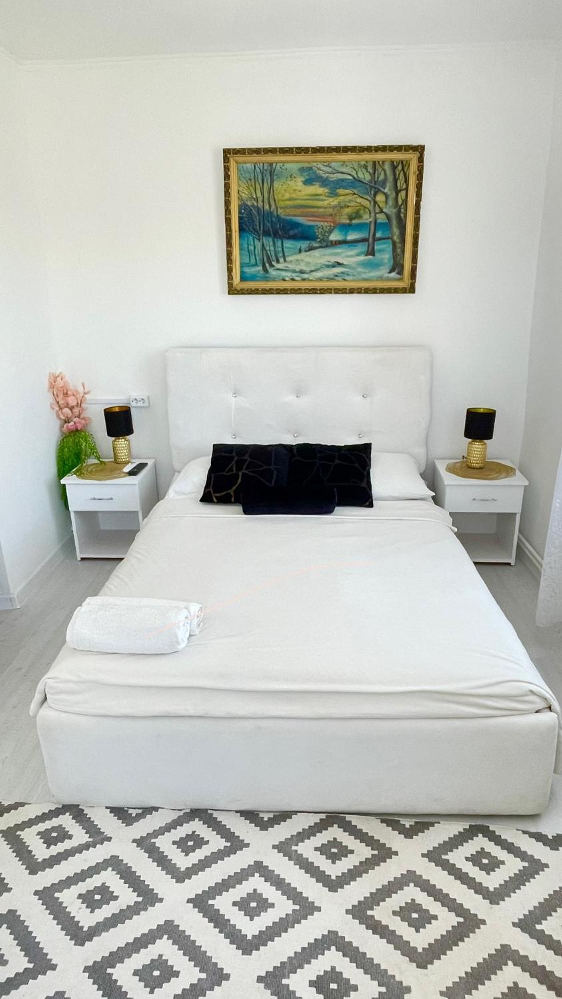 Vila Cris Apartments Нэводари Экстерьер фото